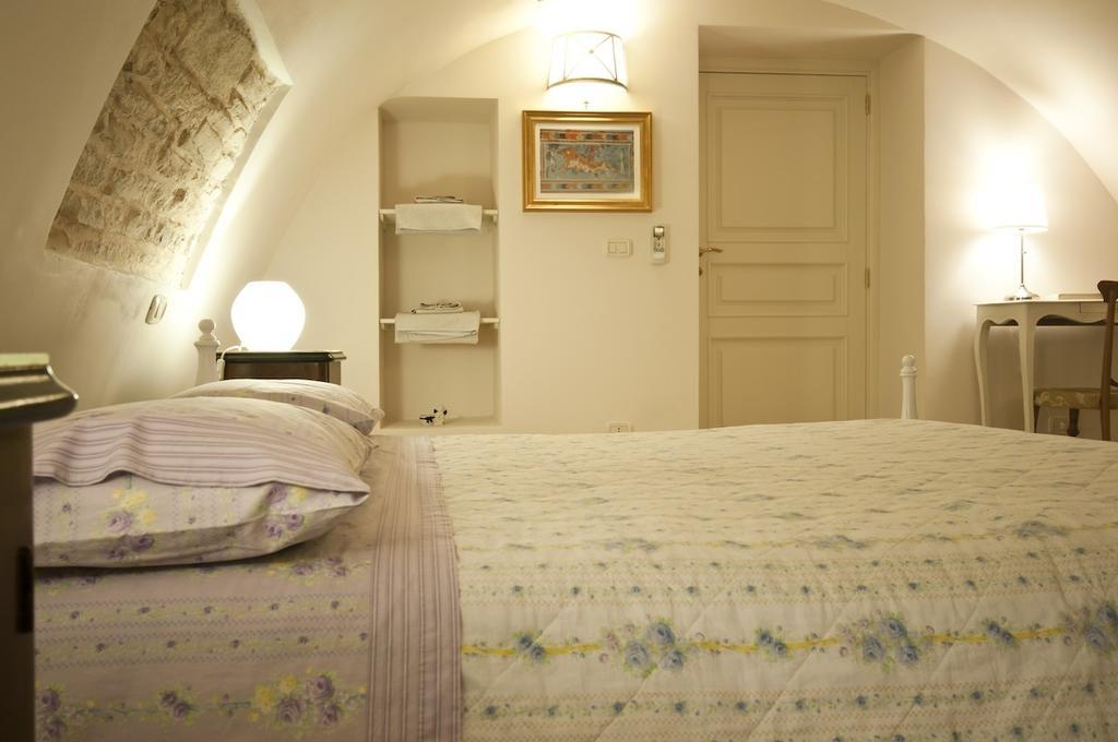 Bed And Breakfast Palazzo Santorelli Bitonto Oda fotoğraf